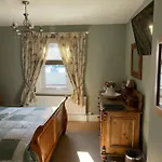 Overdale And Free Parking 4*
