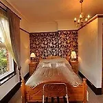 Overdale And Free Parking 4* Whitby