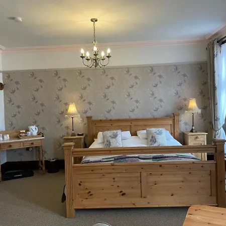 Overdale And Free Parking Penzion Whitby