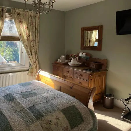 Overdale And Free Parking Penzion 4*