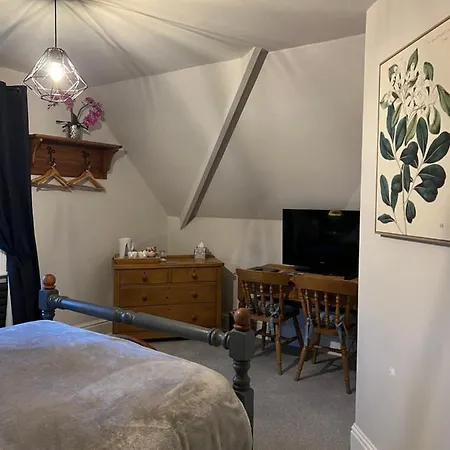 Overdale And Free Parking Penzion Whitby