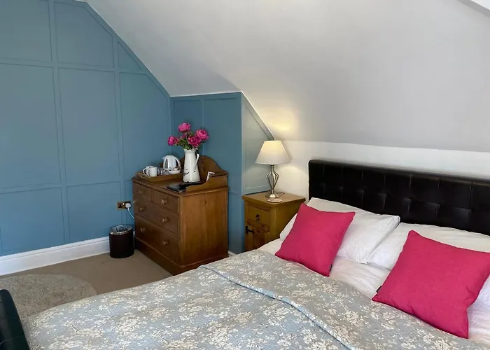 Guest house Overdale And Free Parking 4*