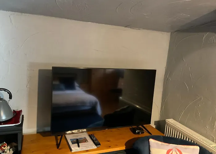 Overdale And Free Parking 4*