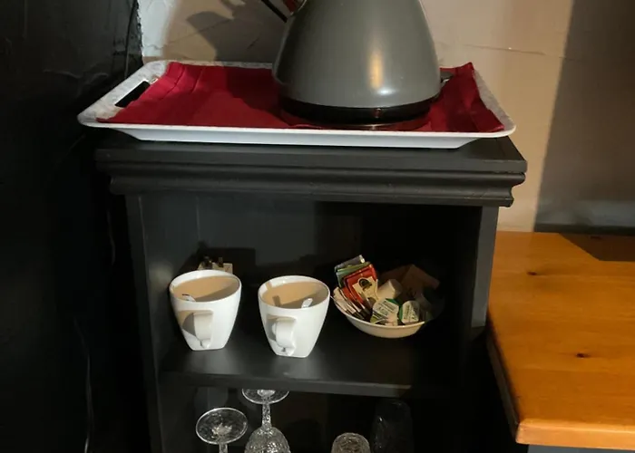 Overdale And Free Parking Guest house