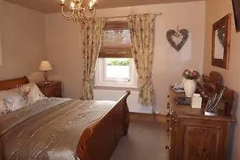 Guest house Overdale And Free Parking