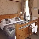 Overdale And Free Parking 4*