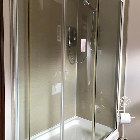 Overdale And Free Parking Konukevi