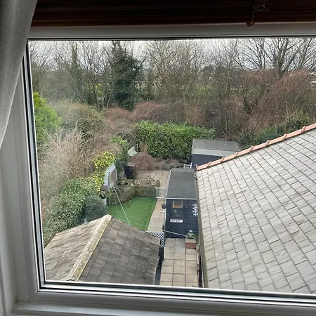 Overdale And Free Parking Konukevi 4*