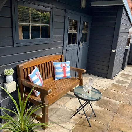 Konukevi Overdale And Free Parking