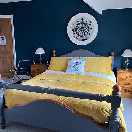 Guest house Overdale And Free Parking 4*