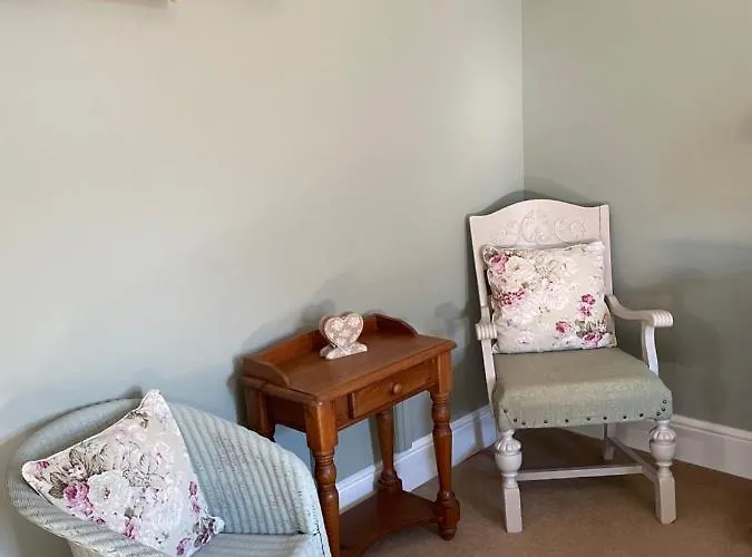 Overdale And Free Parking 招待所 惠特比