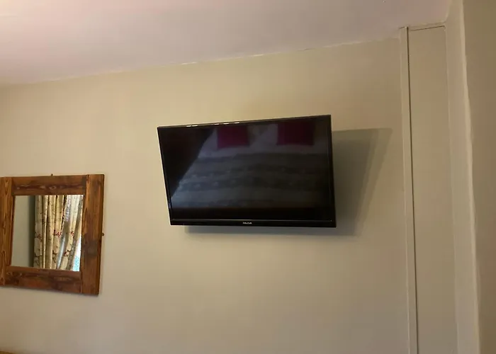 Overdale And Free Parking Guest house 4*