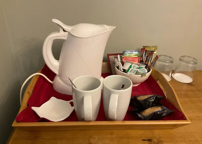 Overdale And Free Parking 惠特比