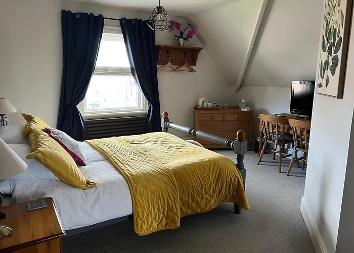 Overdale And Free Parking 4*