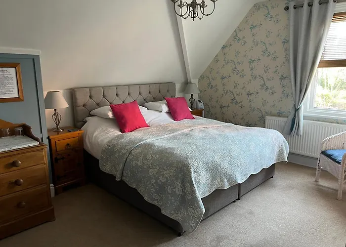 Overdale And Free Parking 4*