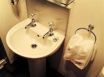 Overdale And Free Parking Guest house Whitby