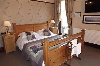 Overdale And Free Parking 4*